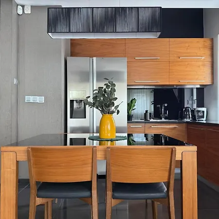 Apartamento With Air Conditioning And Garage Parking, Zakrzowek *